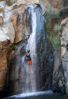 Alwin rappeling (45 ft)